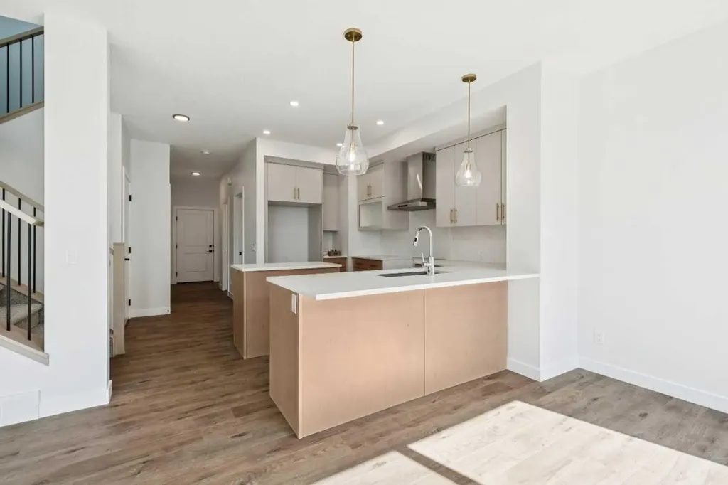 83 Creekstone Common SW Calgary AB T2X6H7