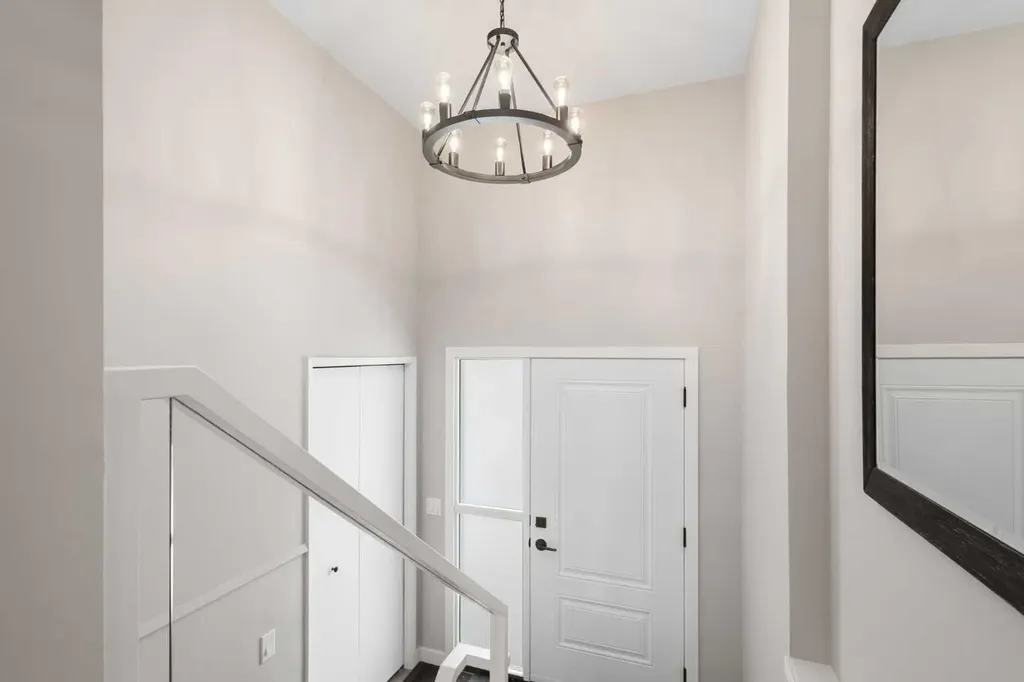 198 Silver Brook Road NW Calgary AB T3B 3J1
