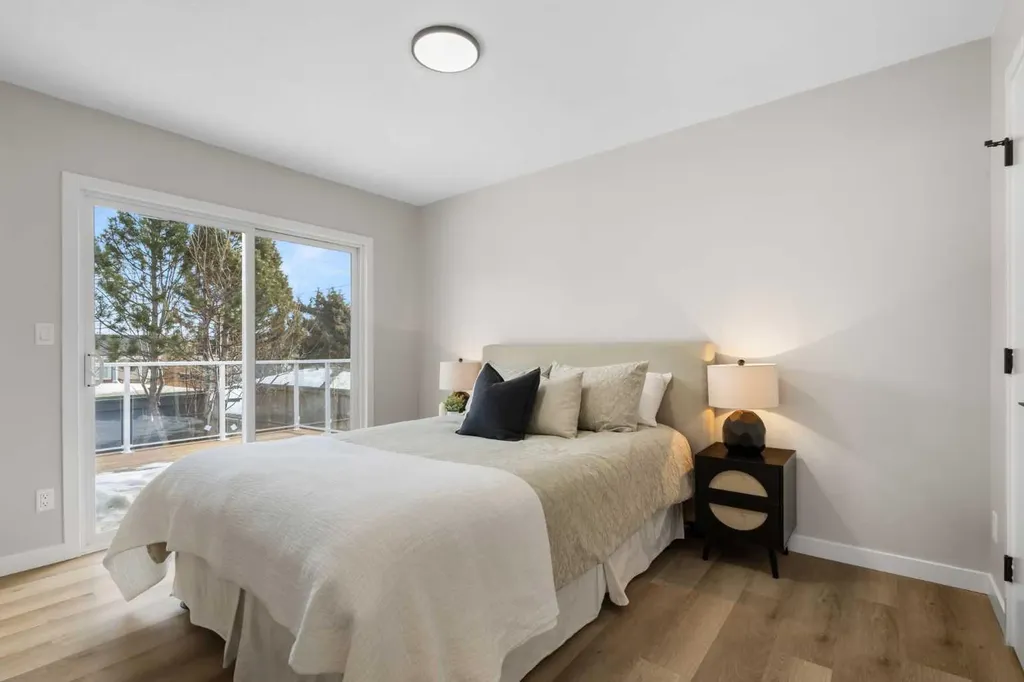 198 Silver Brook Road NW Calgary AB T3B 3J1