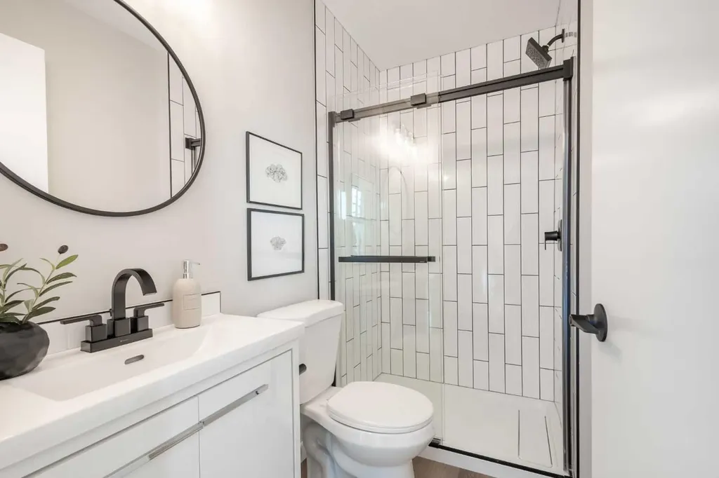 198 Silver Brook Road NW Calgary AB T3B 3J1