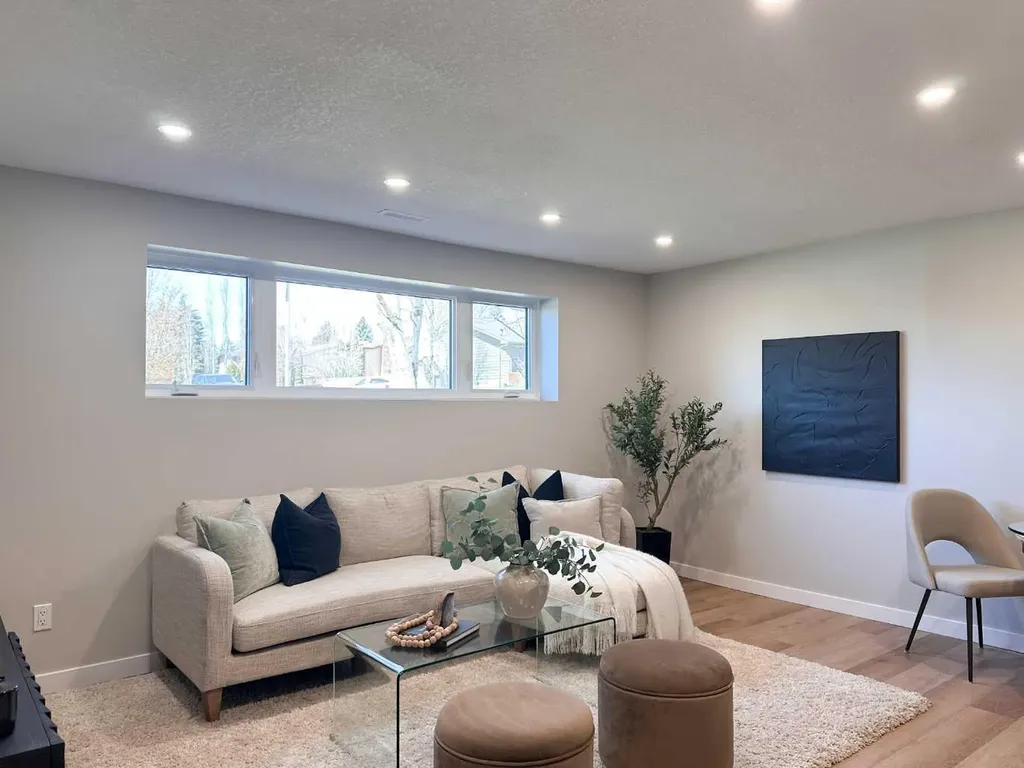198 Silver Brook Road NW Calgary AB T3B 3J1