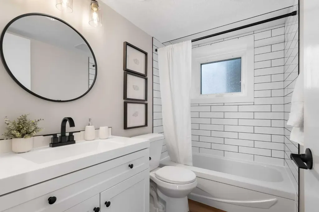 198 Silver Brook Road NW Calgary AB T3B 3J1