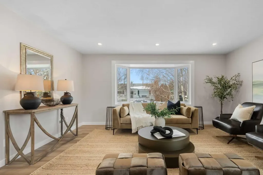 198 Silver Brook Road NW Calgary AB T3B 3J1