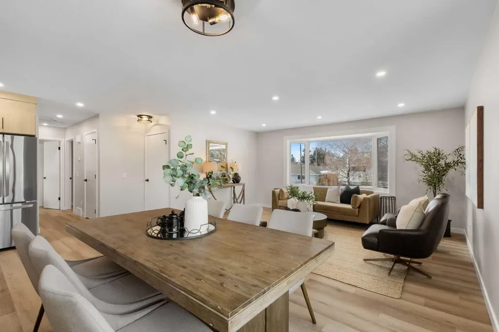 198 Silver Brook Road NW Calgary AB T3B 3J1