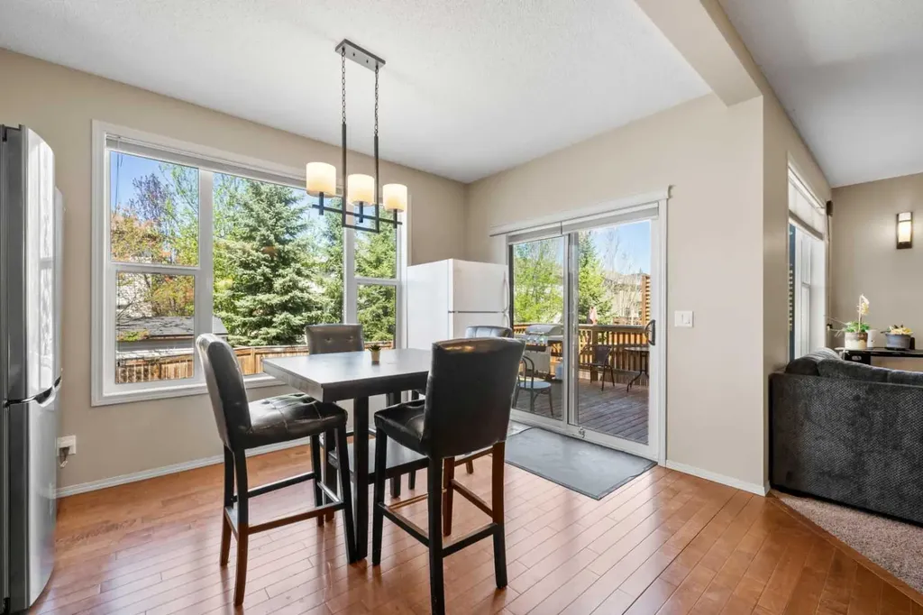 16 Cranarch Grove SE Calgary AB T3M 0V5