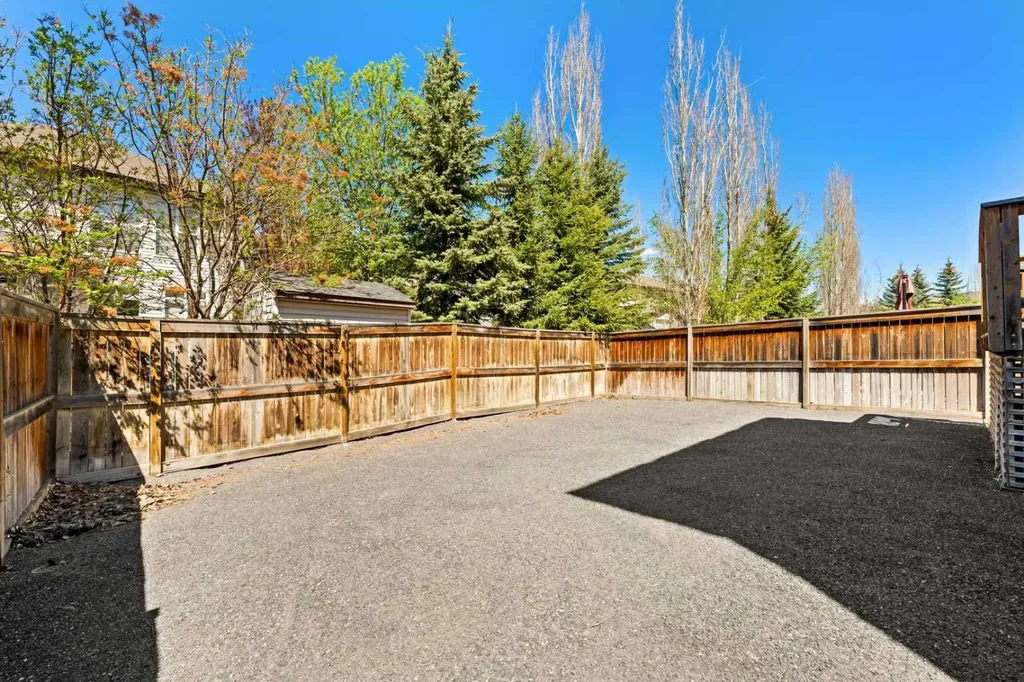 16 Cranarch Grove SE Calgary AB T3M 0V5