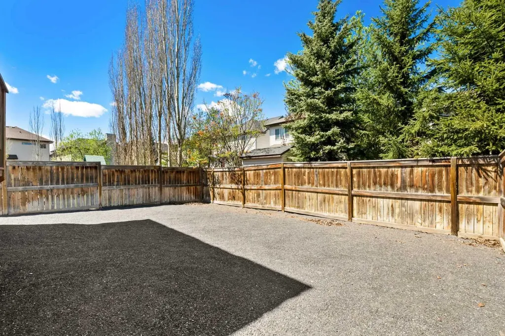 16 Cranarch Grove SE Calgary AB T3M 0V5