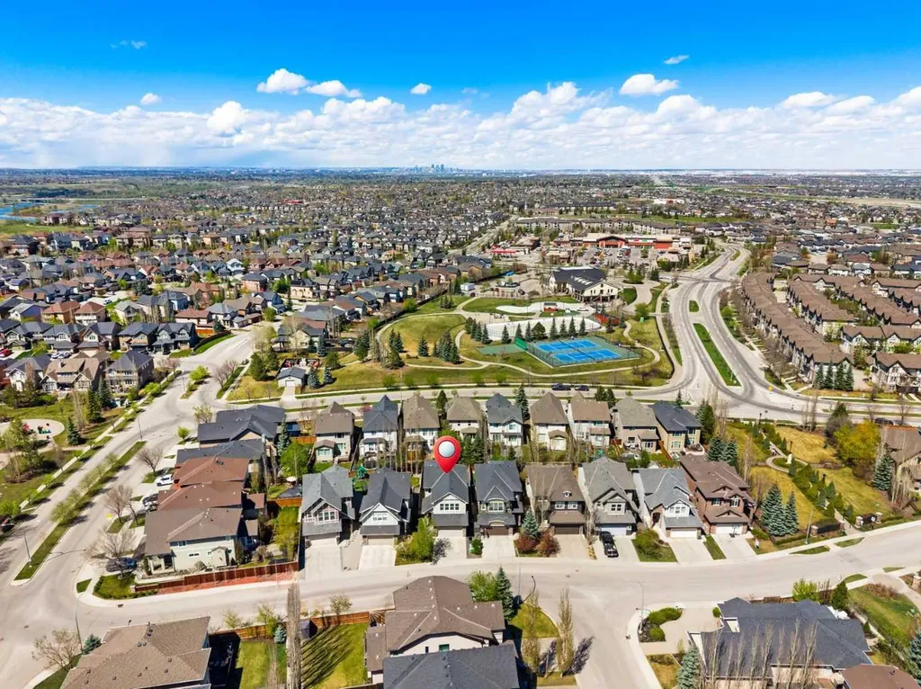 16 Cranarch Grove SE Calgary AB T3M 0V5
