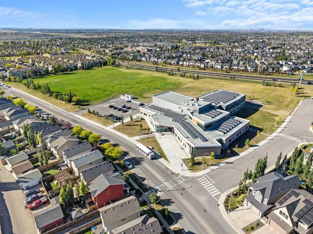 16 Cranarch Grove SE Calgary AB T3M 0V5