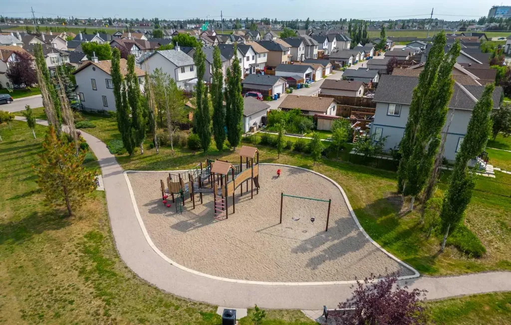 16 Cranarch Grove SE Calgary AB T3M 0V5