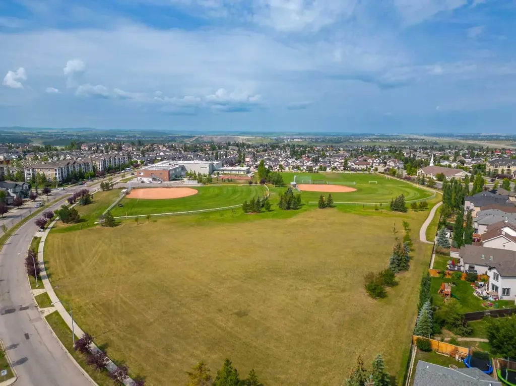 16 Cranarch Grove SE Calgary AB T3M 0V5