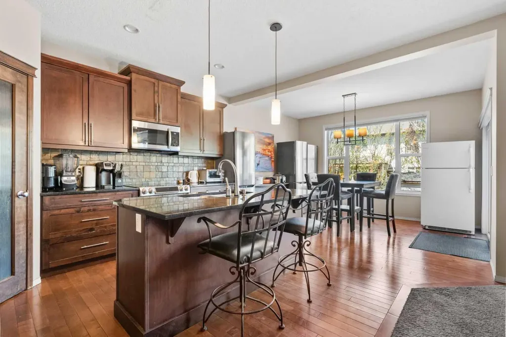 16 Cranarch Grove SE Calgary AB T3M 0V5