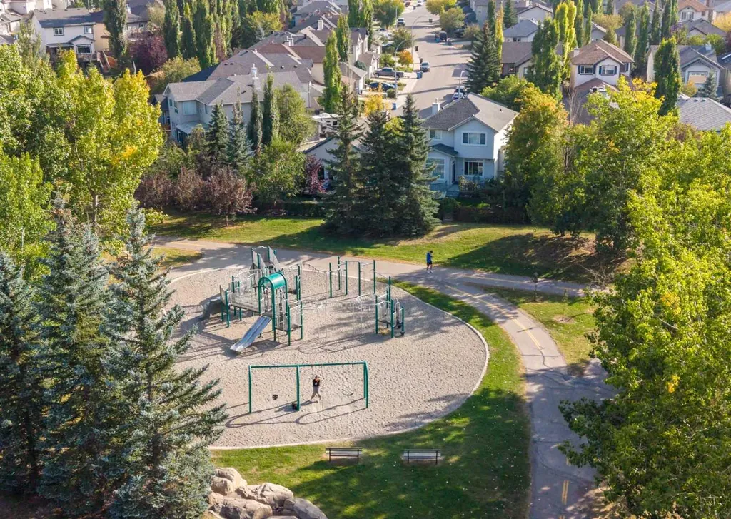 16 Cranarch Grove SE Calgary AB T3M 0V5