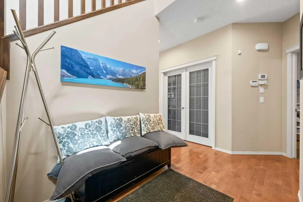 16 Cranarch Grove SE Calgary AB T3M 0V5