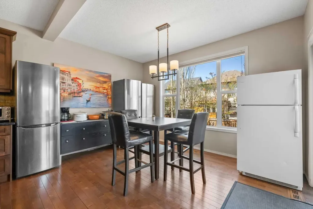 16 Cranarch Grove SE Calgary AB T3M 0V5