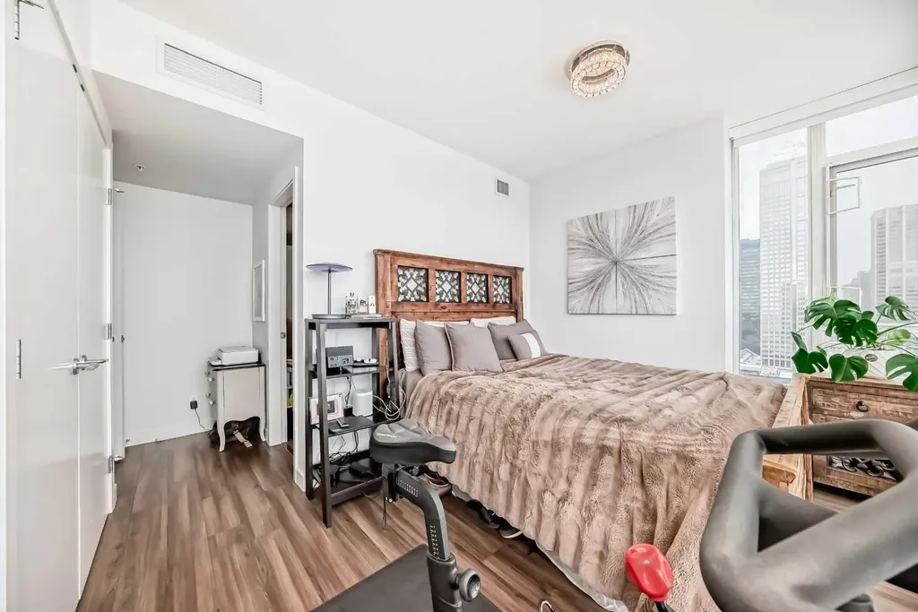 310 12 Avenue SW Calgary AB T2R 1B5