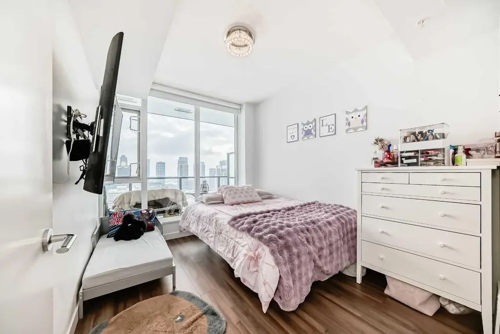 310 12 Avenue SW Calgary AB T2R 1B5