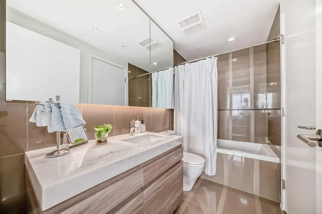 310 12 Avenue SW Calgary AB T2R 1B5