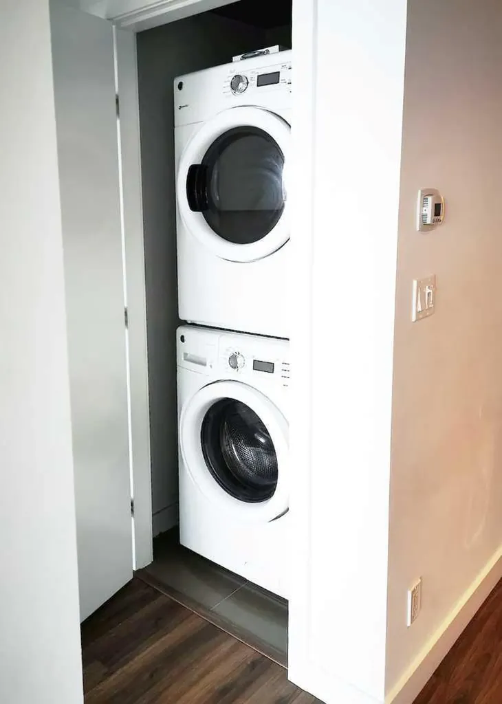310 12 Avenue SW Calgary AB T2R 1B5
