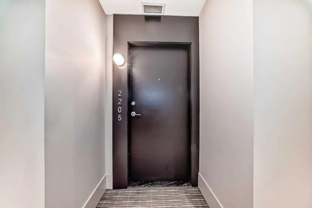 310 12 Avenue SW Calgary AB T2R 1B5