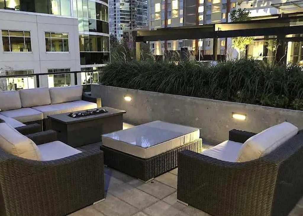 310 12 Avenue SW Calgary AB T2R 1B5