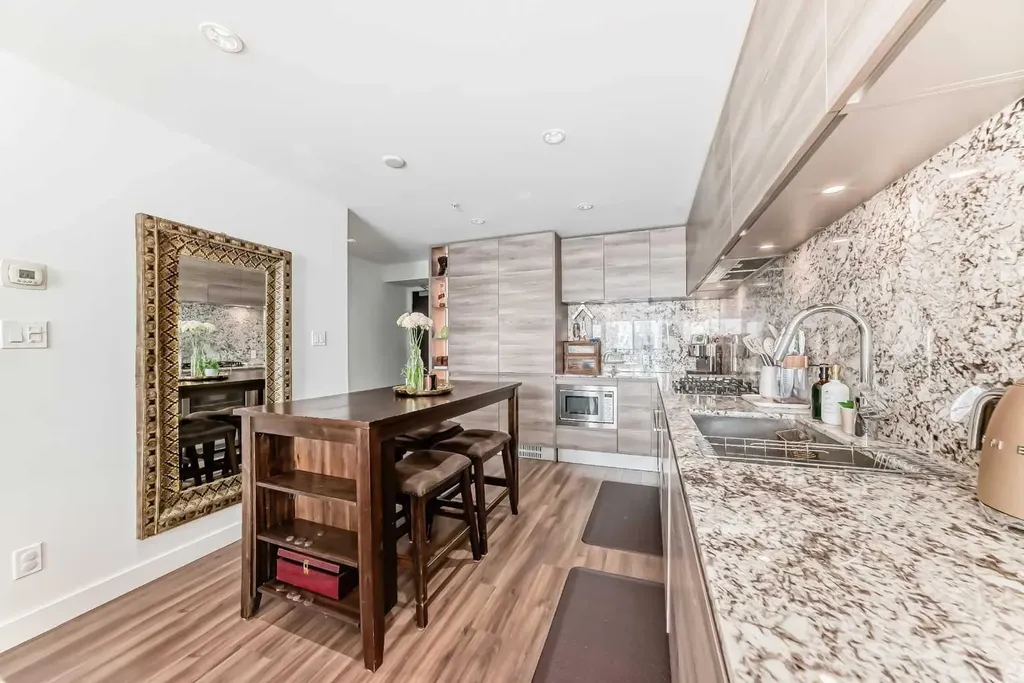 310 12 Avenue SW Calgary AB T2R 1B5