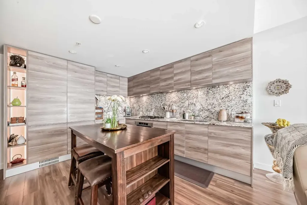 310 12 Avenue SW Calgary AB T2R 1B5