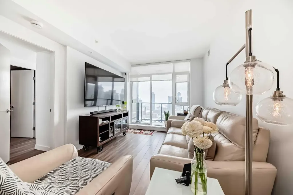 310 12 Avenue SW Calgary AB T2R 1B5