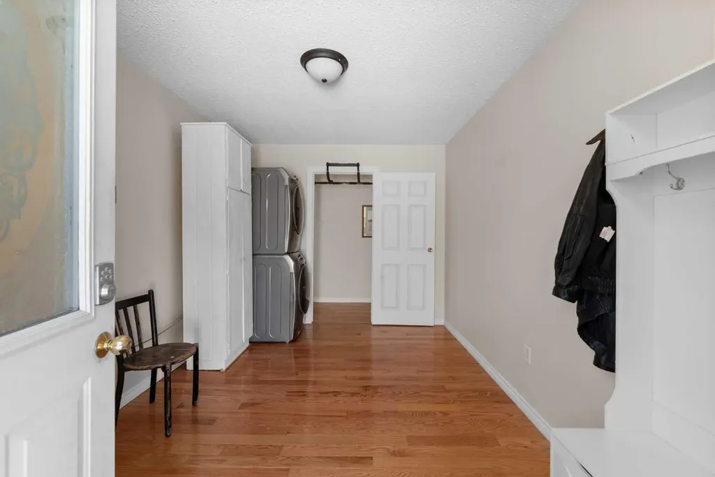325 Minnewaukan Road Tillicum Beach AB T4V 2m9