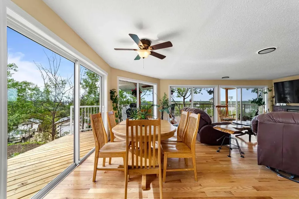 325 Minnewaukan Road Tillicum Beach AB T4V 2m9