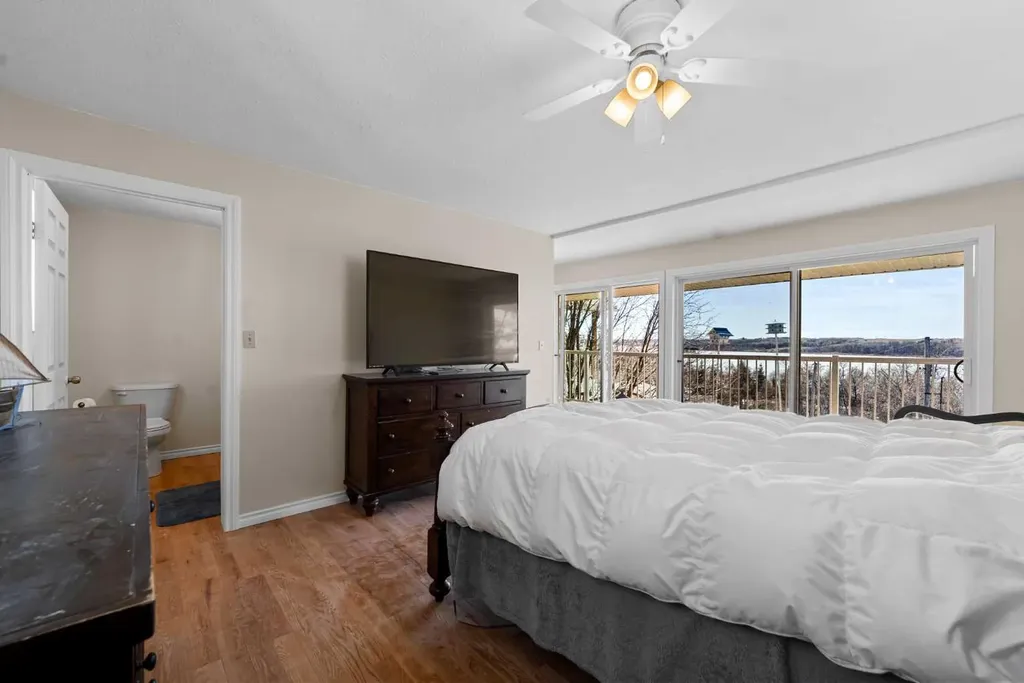 325 Minnewaukan Road Tillicum Beach AB T4V 2m9