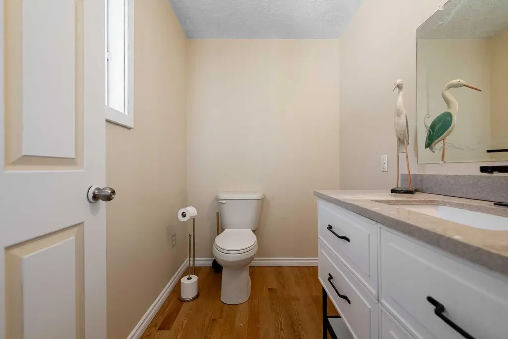 325 Minnewaukan Road Tillicum Beach AB T4V 2m9