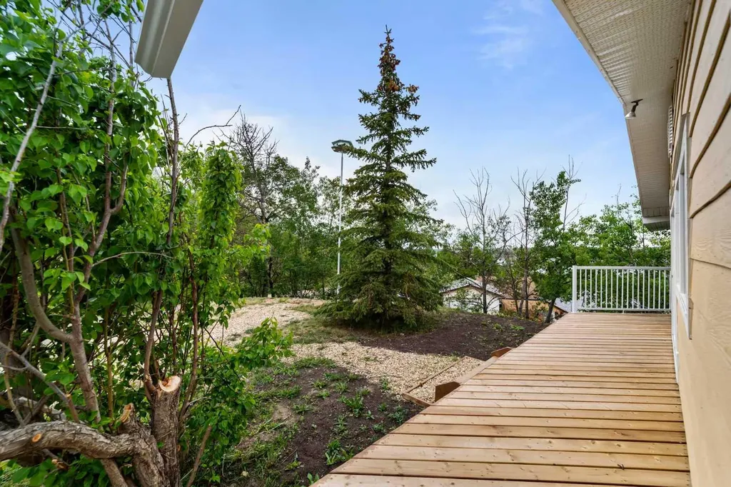 325 Minnewaukan Road Tillicum Beach AB T4V 2m9