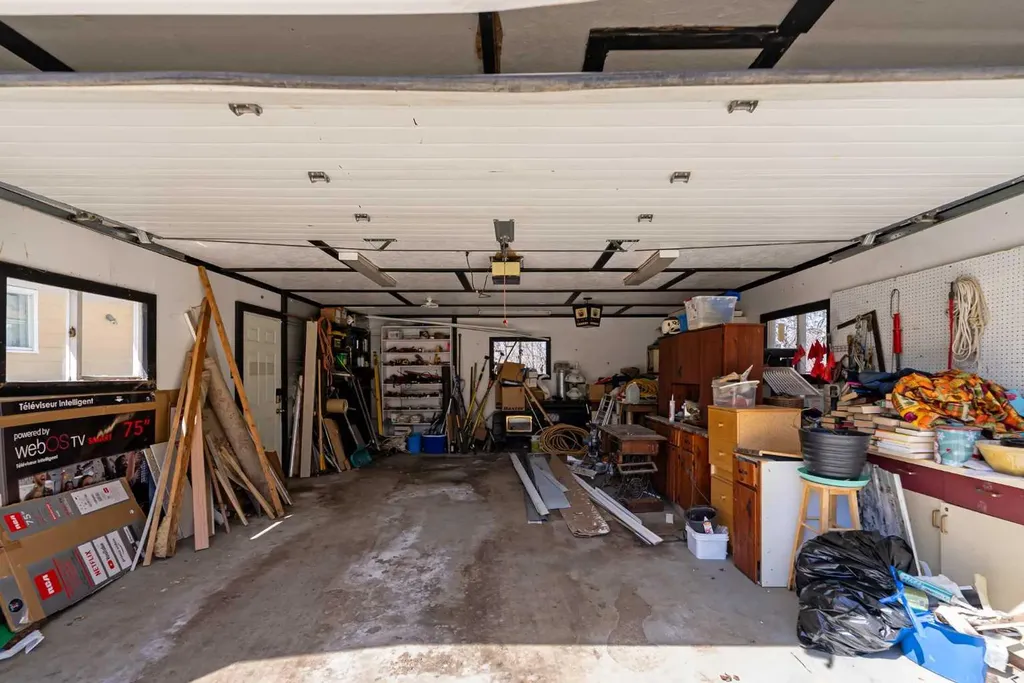 325 Minnewaukan Road Tillicum Beach AB T4V 2m9