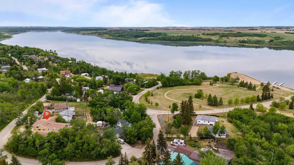 325 Minnewaukan Road Tillicum Beach AB T4V 2m9