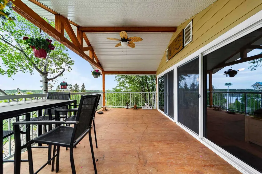 325 Minnewaukan Road Tillicum Beach AB T4V 2m9