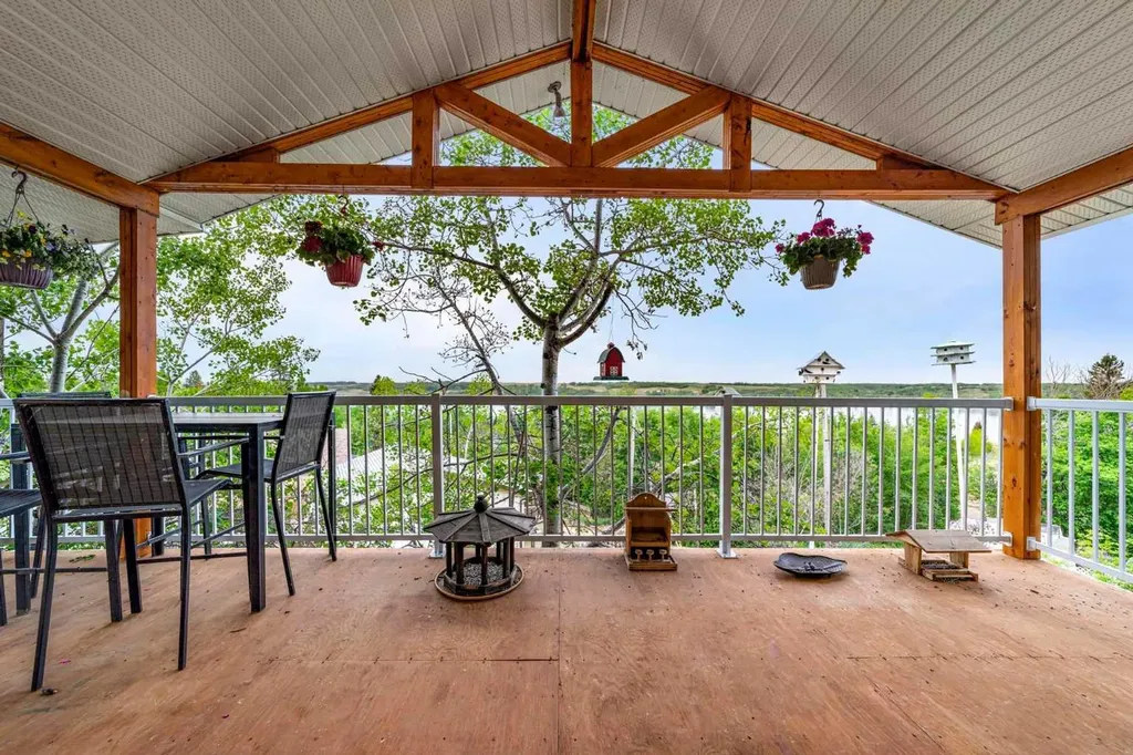 325 Minnewaukan Road Tillicum Beach AB T4V 2m9