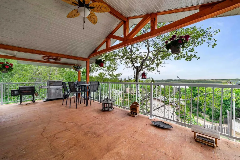 325 Minnewaukan Road Tillicum Beach AB T4V 2m9