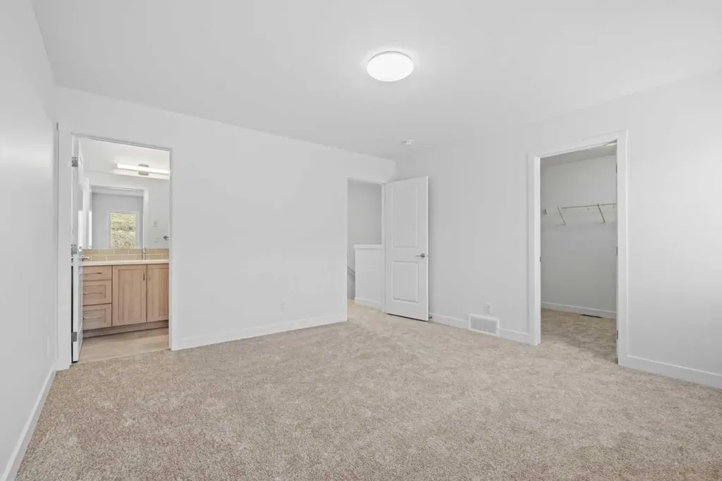 1135 Fowler Road SW Airdrie AB T4B 5M3