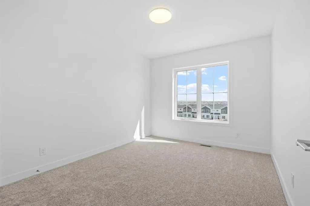 1135 Fowler Road SW Airdrie AB T4B 5M3