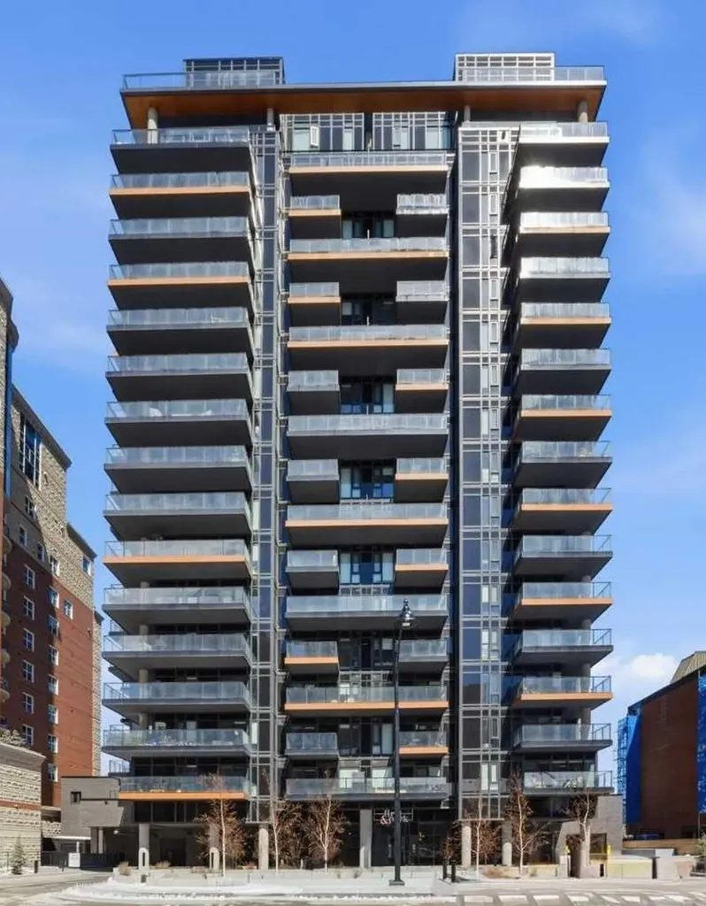730 2 Avenue SW Calgary AB T2P 1R8