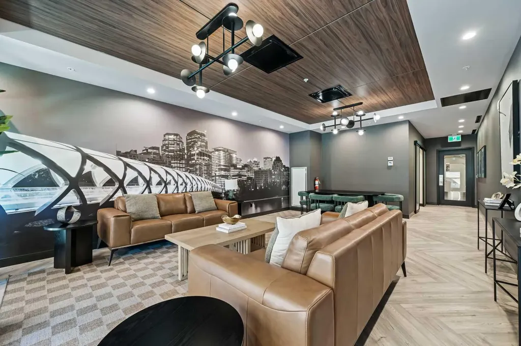 730 2 Avenue SW Calgary AB T2P 1R8
