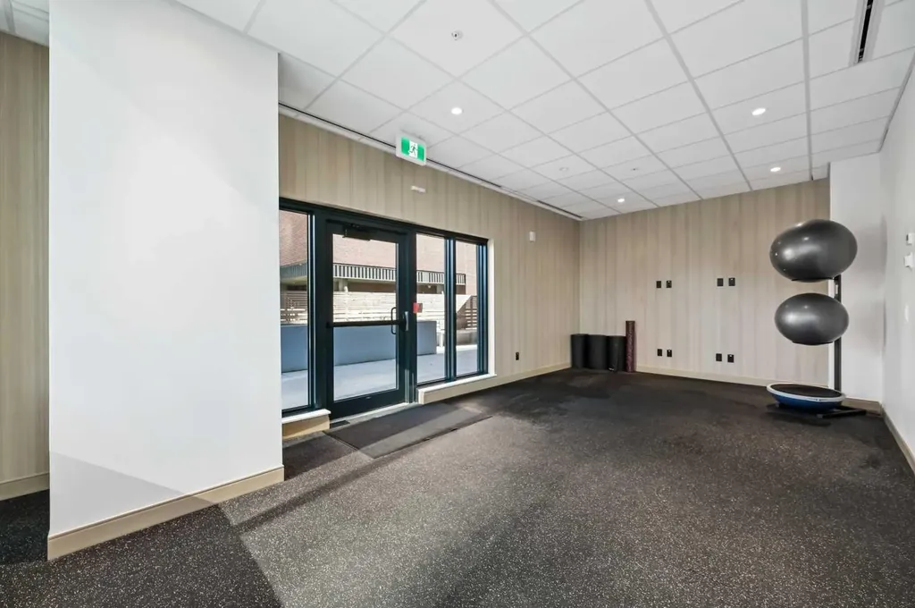 730 2 Avenue SW Calgary AB T2P 1R8
