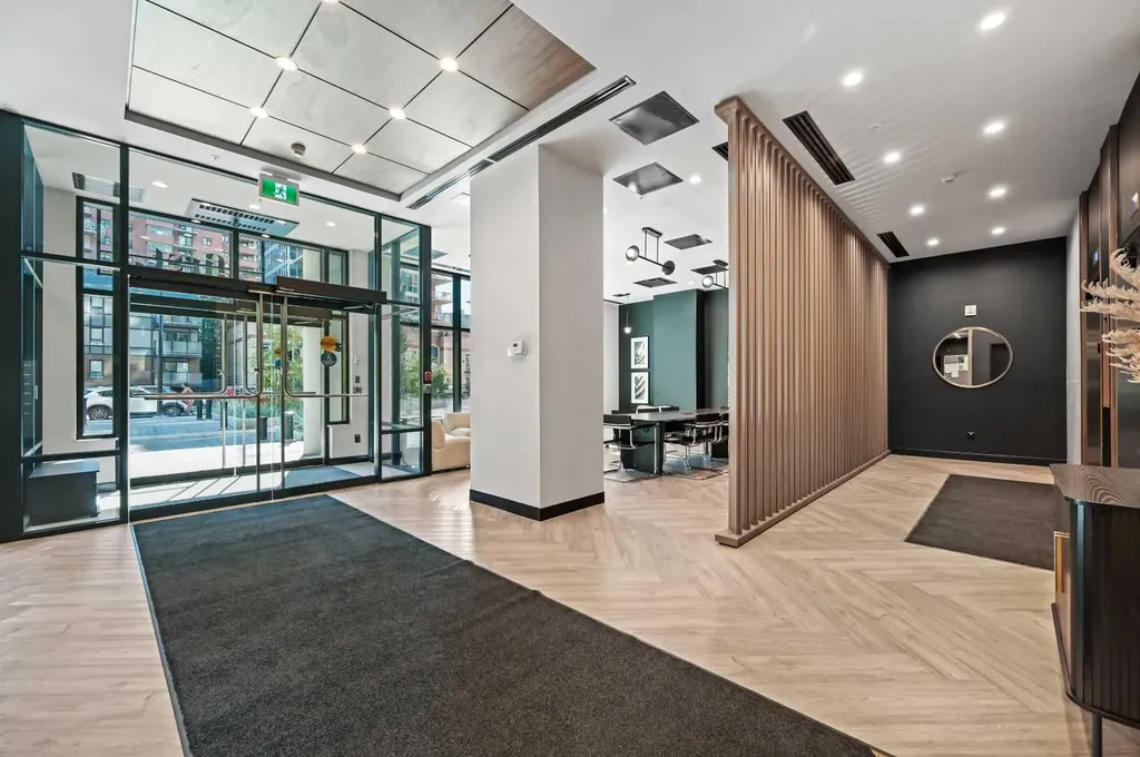 730 2 Avenue SW Calgary AB T2P 1R8
