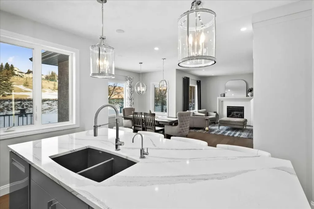 255 Gleneagles View Cochrane AB T4C 2H5
