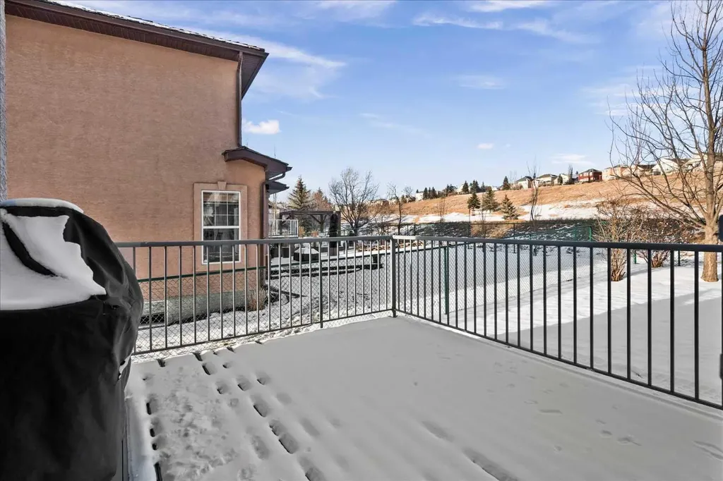 255 Gleneagles View Cochrane AB T4C 2H5