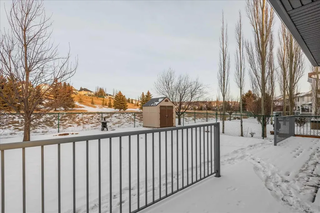 255 Gleneagles View Cochrane AB T4C 2H5