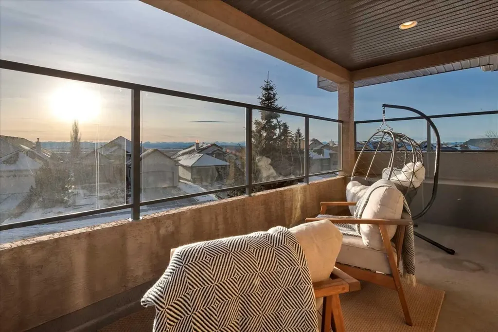 255 Gleneagles View Cochrane AB T4C 2H5