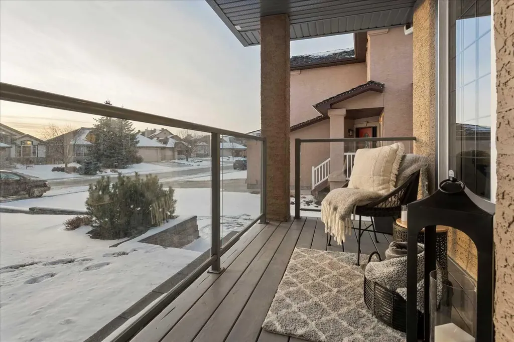 255 Gleneagles View Cochrane AB T4C 2H5