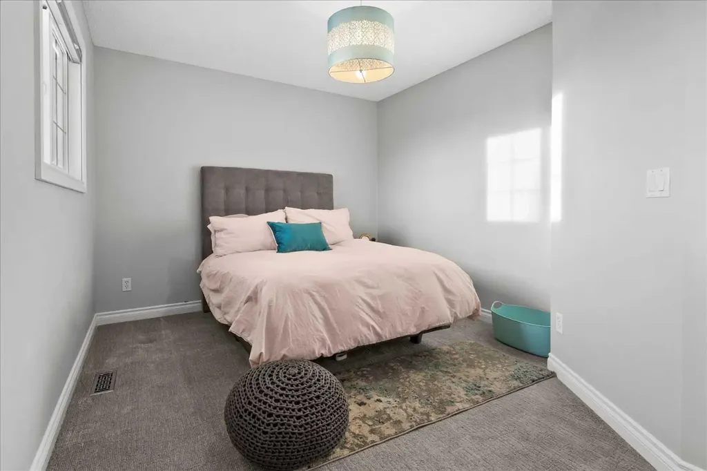 255 Gleneagles View Cochrane AB T4C 2H5